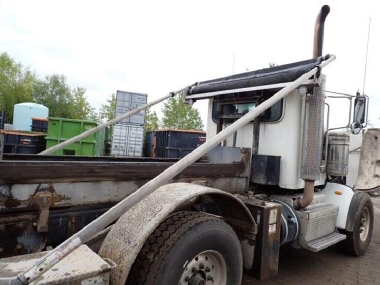 2015-peterbilt-367-image-57