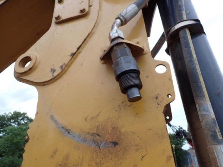 2016-caterpillar-430f2-it-image-34