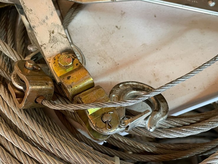 #9247-•-hand-crank-winch-with-wire-image-3