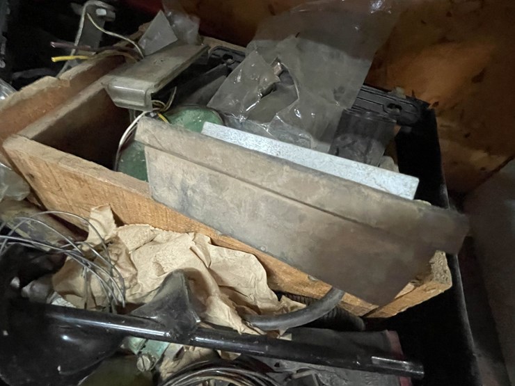 #9223-•-shelf-contents-of-right-side-image-5