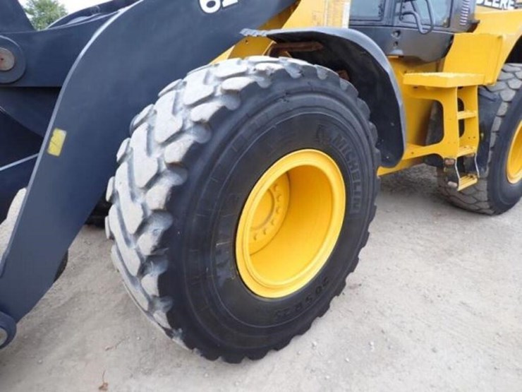 2014-deere-624k-image-36