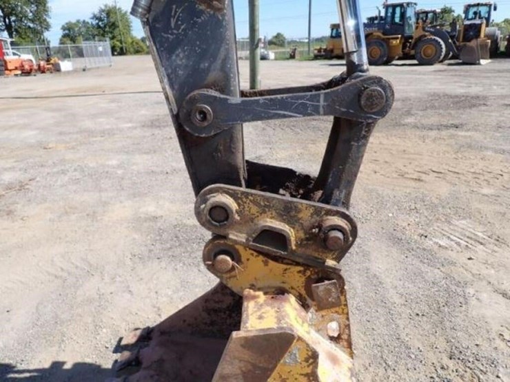 2014-deere-85g-image-27