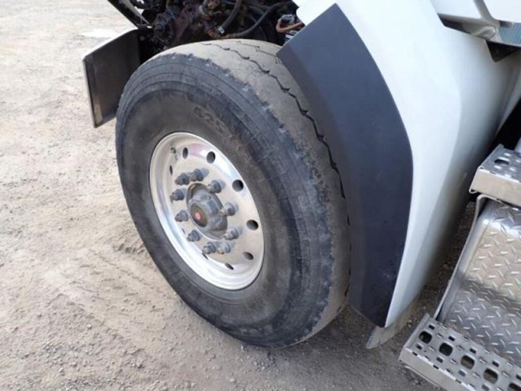 2024-western-star-49x-image-40
