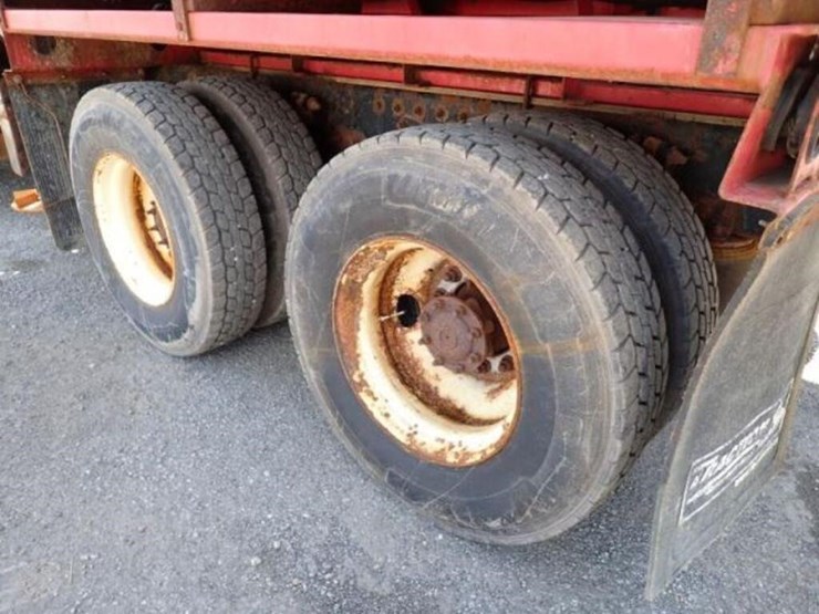 2015-freightliner-108sd-image-69