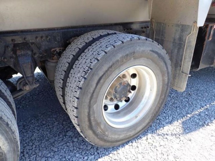 2024-western-star-49x-image-60