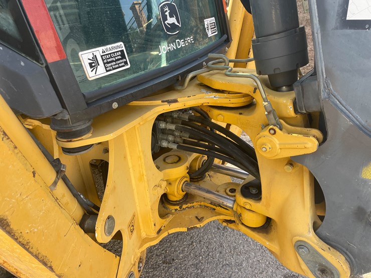 #9150-•-backhoe-loader-image-11