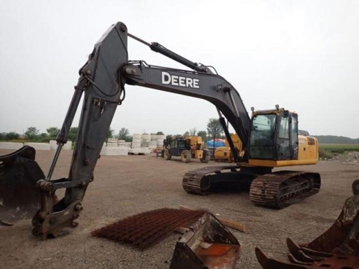 2010-john-deere-2010-image-1