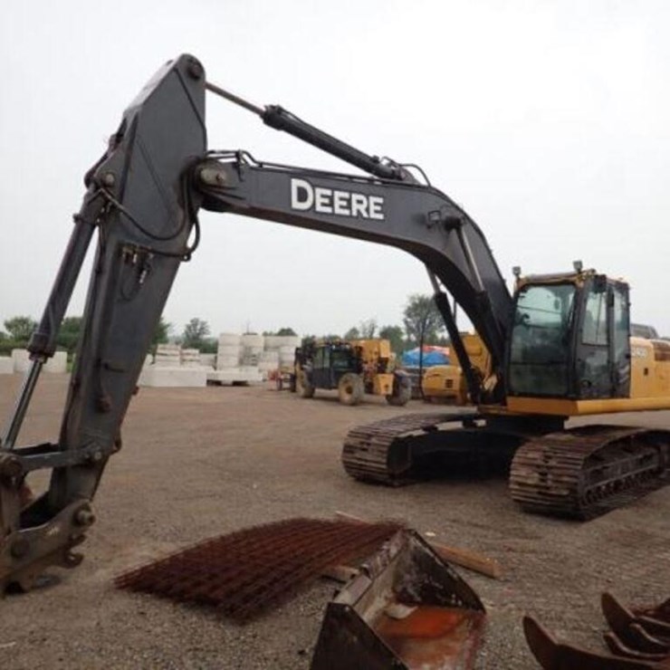 2010 JOHN DEERE 2010