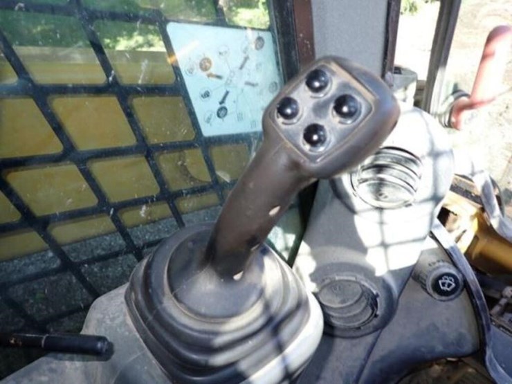 2019-caterpillar-259d-image-13