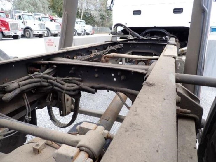 2023-ford-f650-image-65