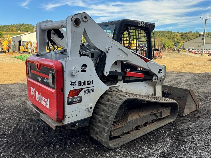 2023-bobcat-t740-image-6