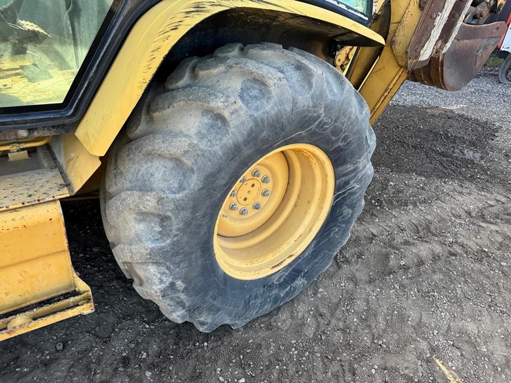 caterpillar-420d-image-13