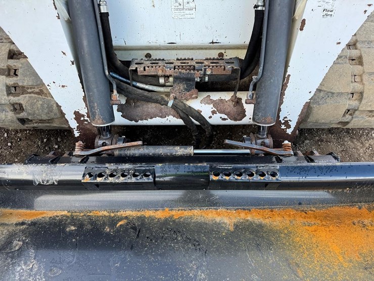 bobcat-t870-image-11