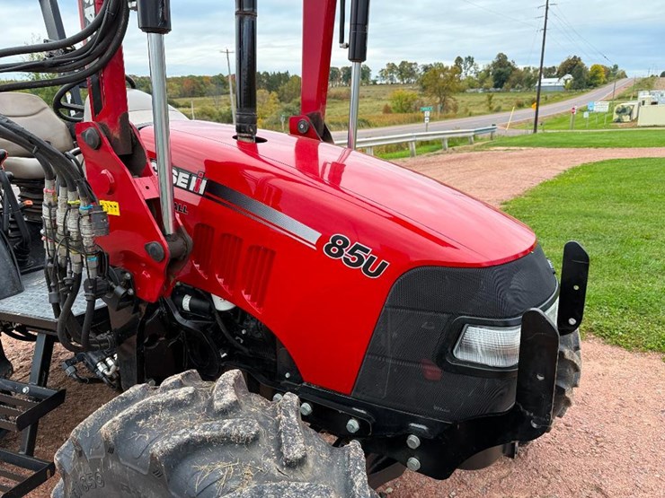 case-ih-farmall-85u-image-40