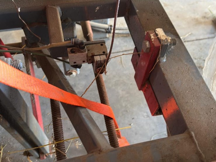 #126-•-2019-woodpecker-jr-pallet-nailer-image-40