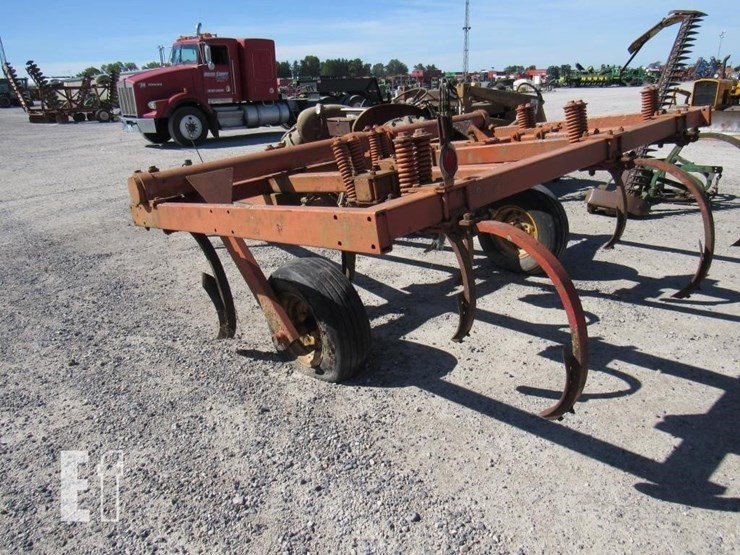 massey-ferguson-129-image-2