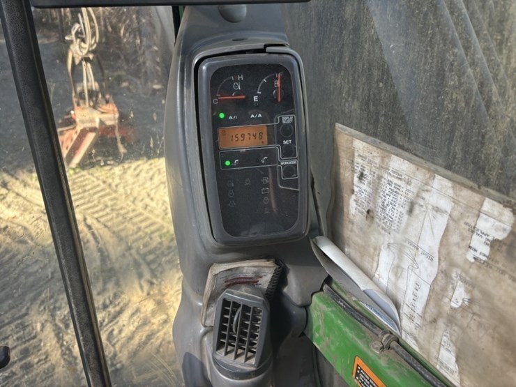2013-deere-2454d-image-42