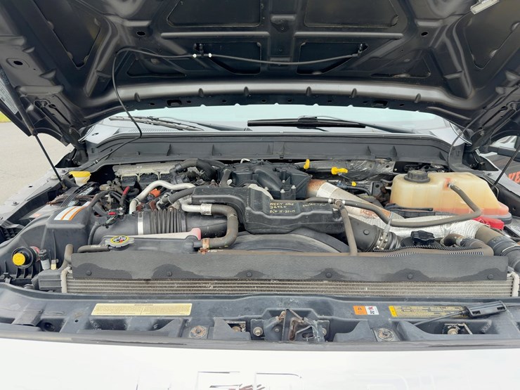 2015-ford-f550-xl-image-14