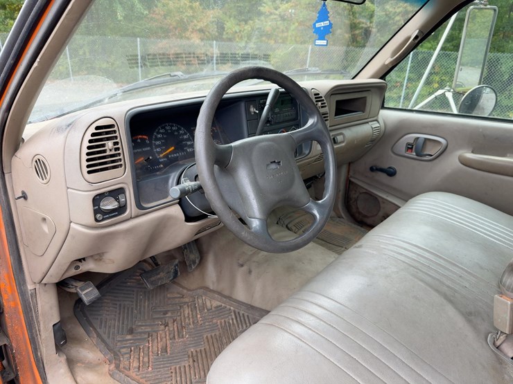 2000-chevrolet-3500hd-image-25