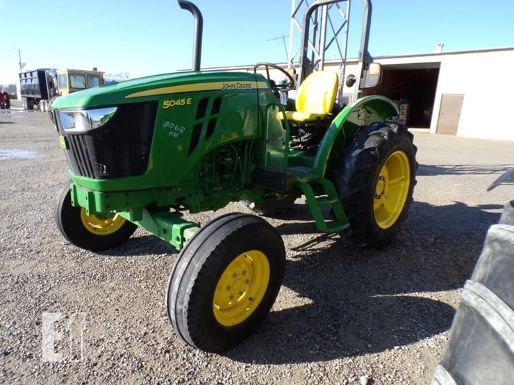 john-deere-5045e-image-1