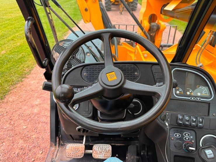 2018-jcb-512-56-image-23