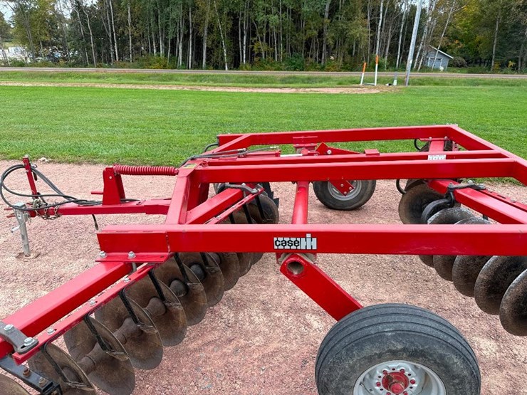case-ih-3800-image-12