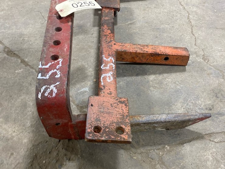 #255-•-ih-2-point-hitch-image-3