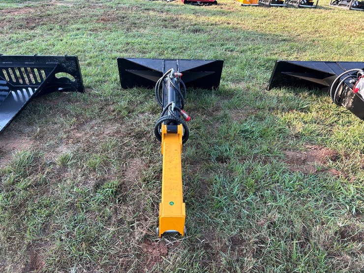 #142-•-quick-attach-telescopic-boom-image-4