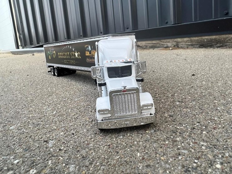 #92-•-bright-star-auctions-die-cast-metal-1:64-scale-truck-replica-image-3