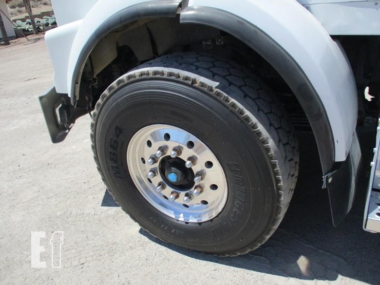 2014-kenworth-t800-image-36