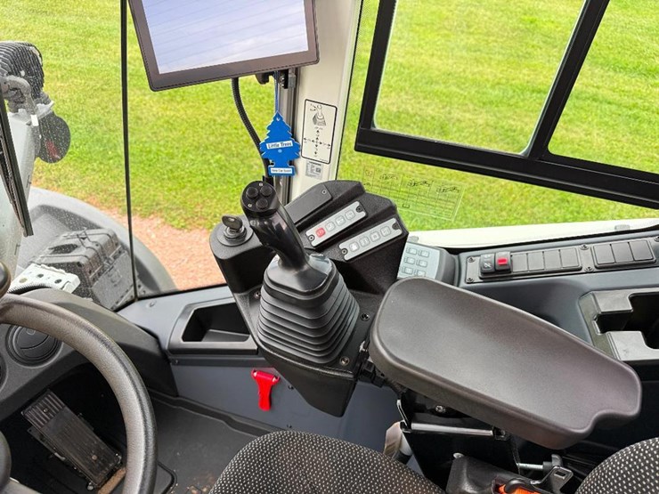 2022-liebherr-l526-image-48
