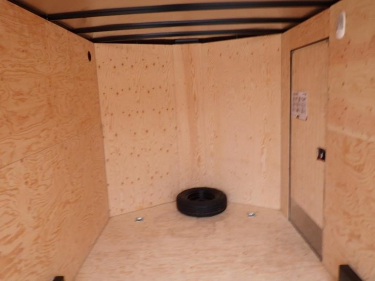 2027-royal-lcht35-7.516v-86-t/a-enclosed-trailer-image-17