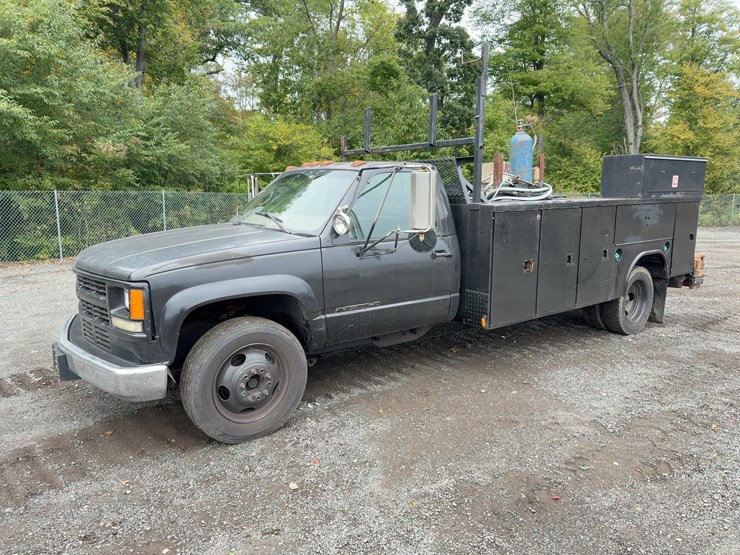 2000-chevrolet-3500hd-image-1