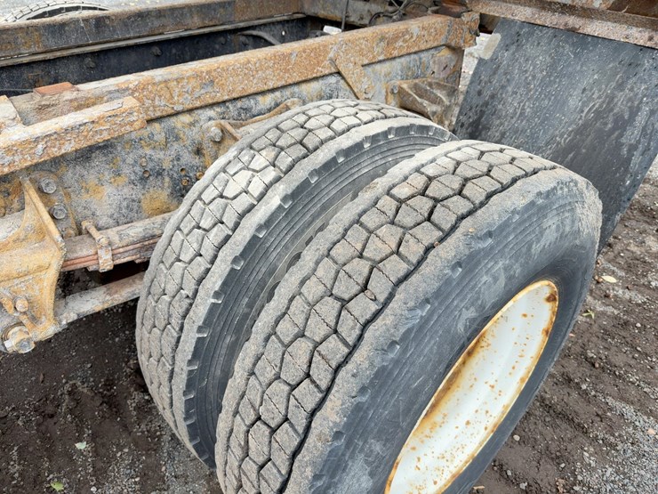 2004-ford-f650-xlt-image-15