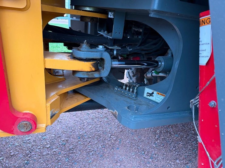 2022-liebherr-l526-image-35