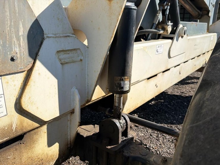 2004-terex-th644c-image-19
