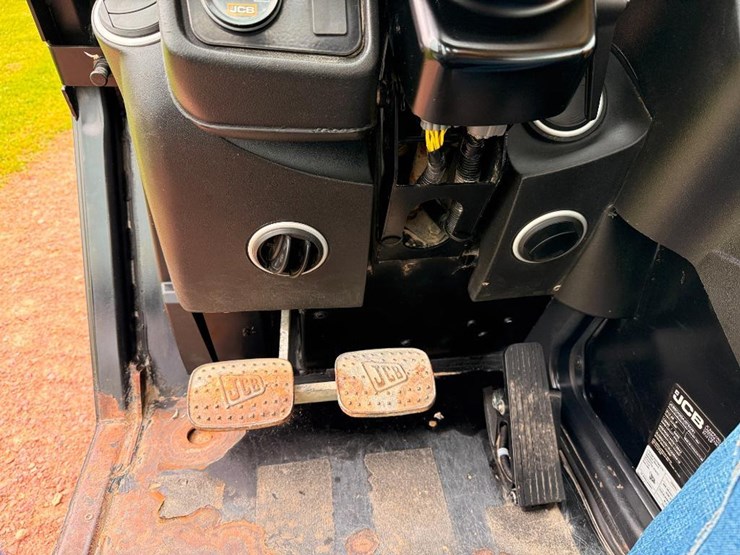 2018-jcb-512-56-image-25