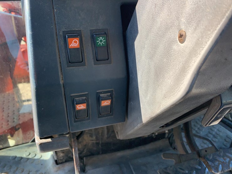 new-holland-7740-image-34
