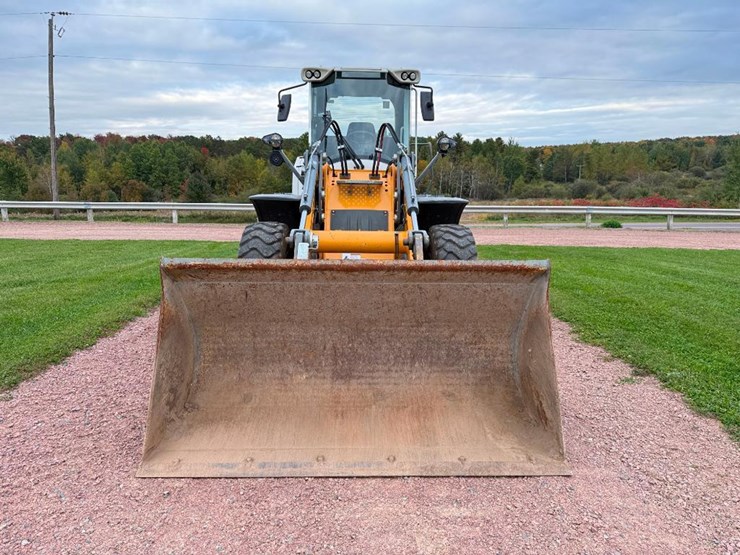 2022-liebherr-l526-image-2