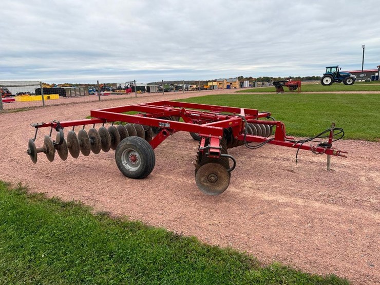 case-ih-3800-image-3