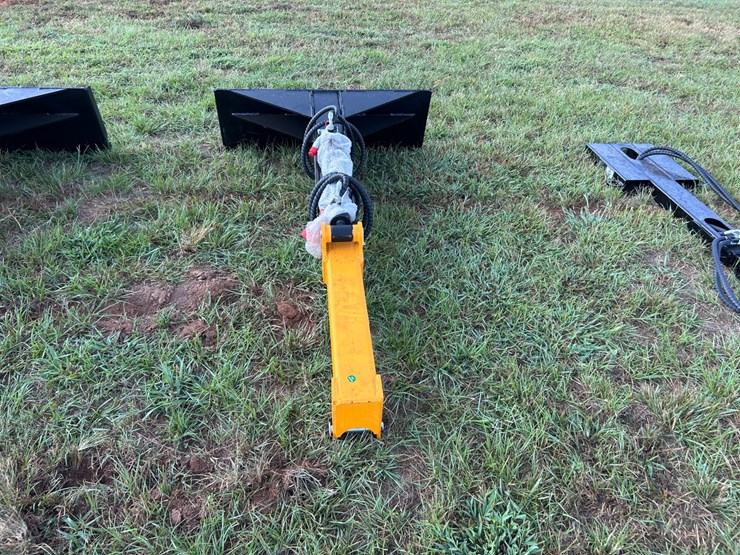 #133-•-quick-attach-telescopic-boom-image-4