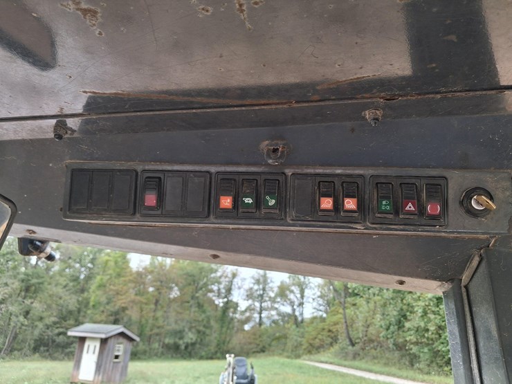 2015-deere-204k-image-9