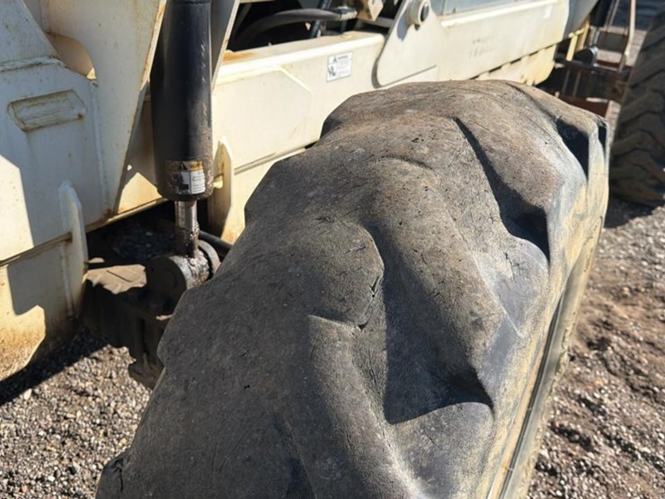 2004-terex-th644c-image-29