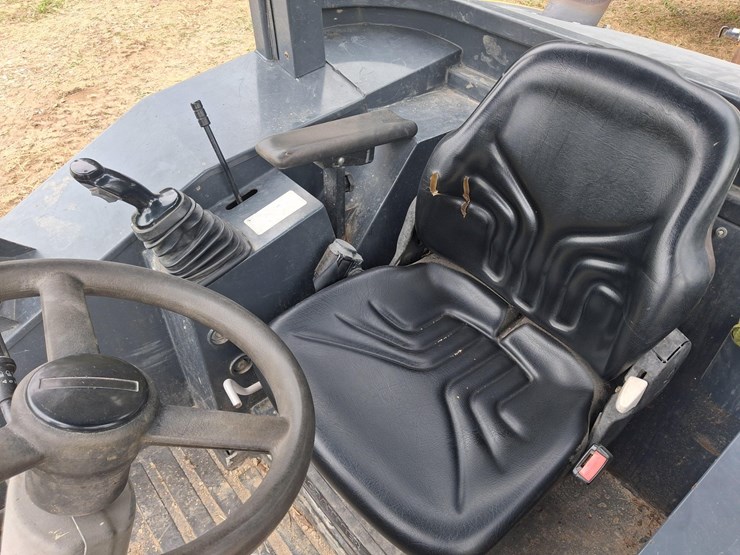 2015-deere-204k-image-12