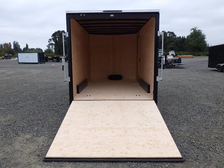 2027-royal-lcht35-7.516v-86-t/a-enclosed-trailer-image-15