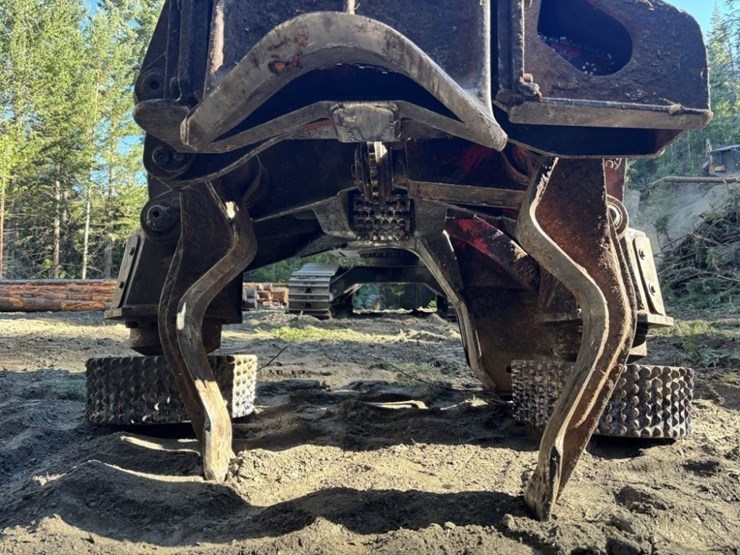 2013-deere-2454d-image-22