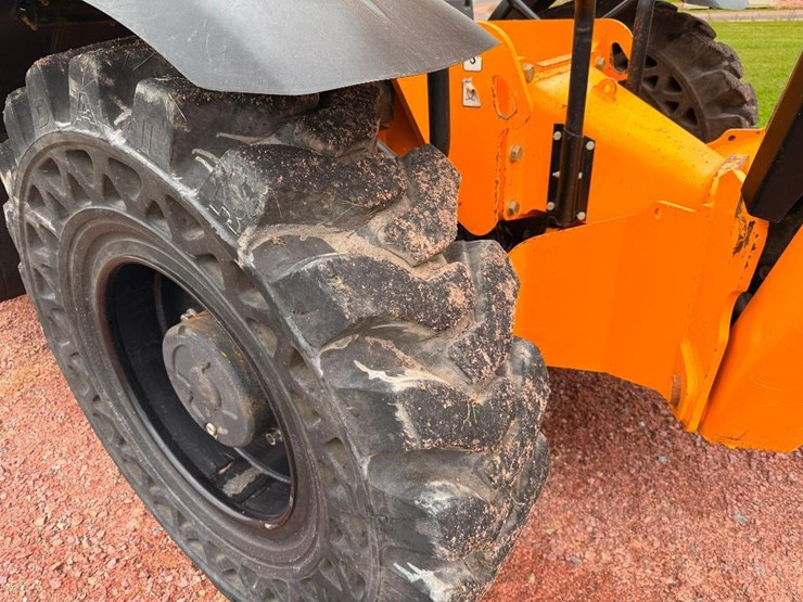 2018-jcb-512-56-image-12