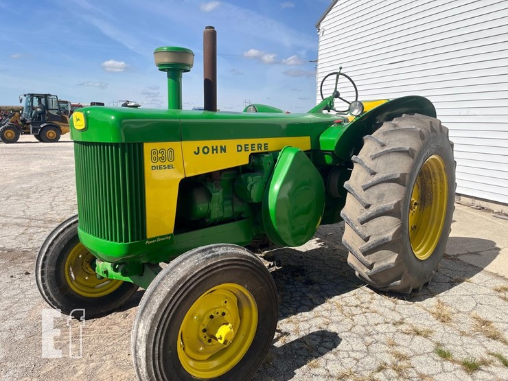 1959-john-deere-830-image-2