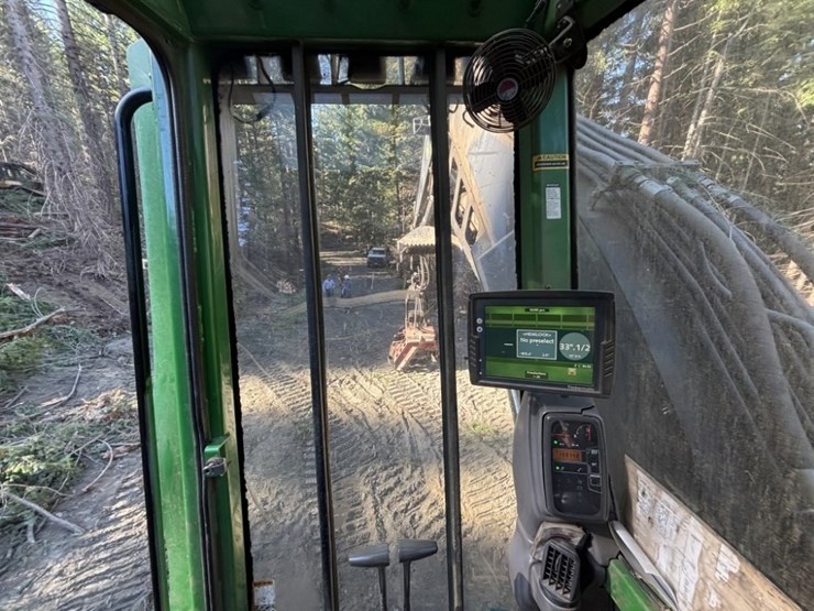 2013-deere-2454d-image-37
