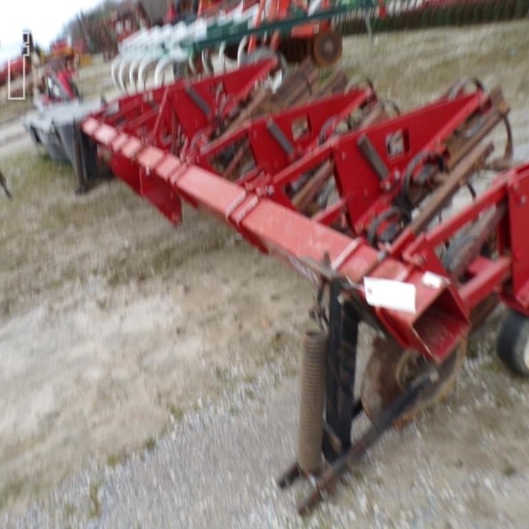 INTERNATIONAL 183